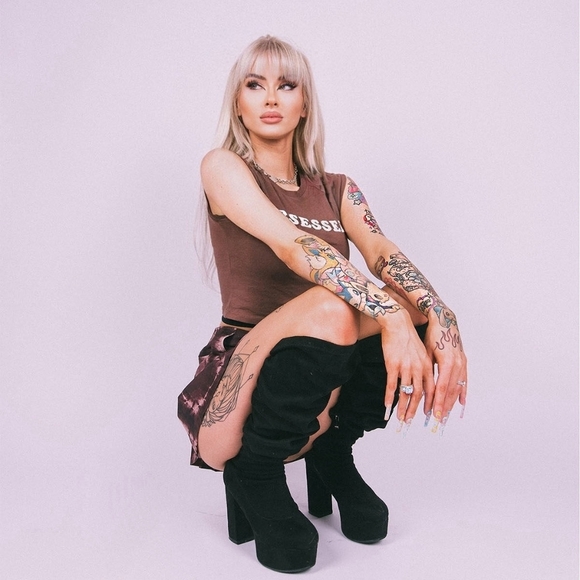 Meet your Posher, Jorian - Picture 4 of 4